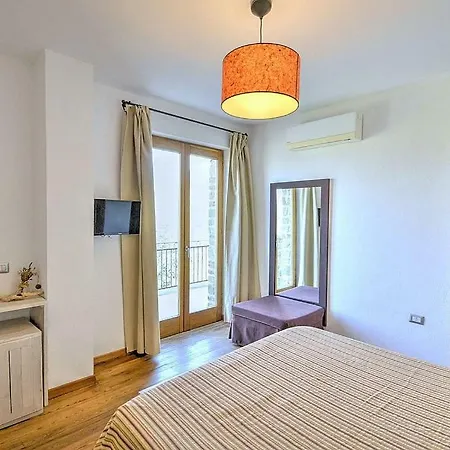 Case Del Conte Sleeps 12 Air Con Wifi ヴィラ モンテコーリチェ