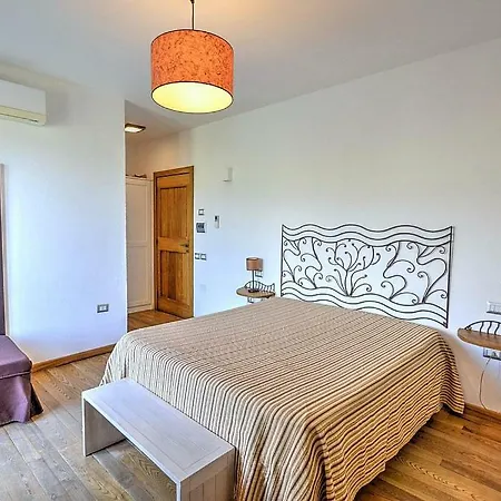 Case Del Conte Sleeps 12 Air Con Wifi